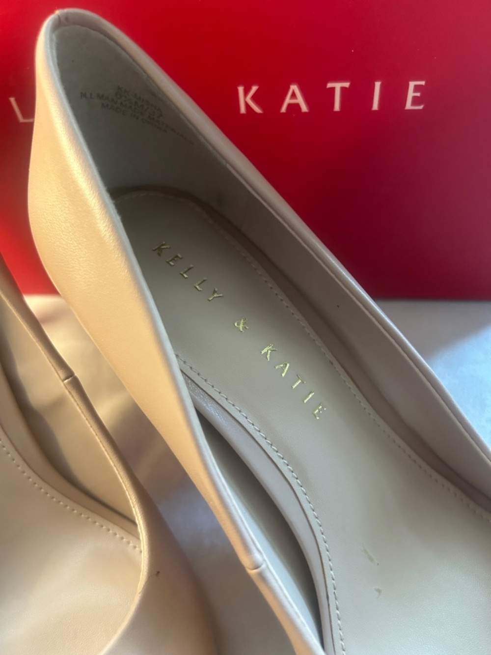 Kelly & Katie Beige Pointed-Toe Mid Heel Pumps - Picture 4 of 7